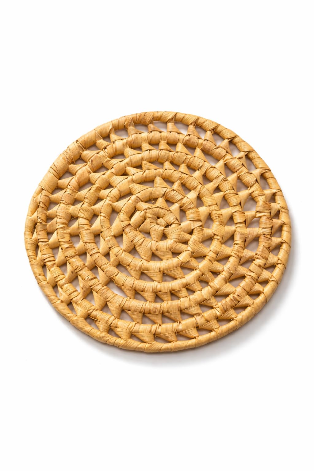 DreamCo Supplies Handwoven Palm Fiber Placemats & Coasters Set – Set of 4 Placemats 12in (30cm) & 4 Drink Coasters 6in (15cm) – Round Boho Natural Straw Table Decor for Dining & Kitchen