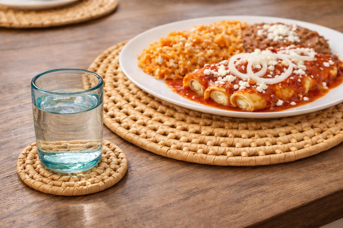 Round handwoven palm fiber placemats and coasters set